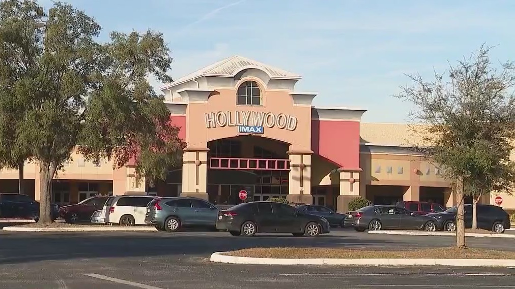 Teen raped at movie theaters by Florida security guard while waiting for mom: Police